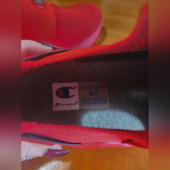 Champion Red And Black Slip On Sneakers Shoes Youth Size 7 Big Kids - Picture 9 of 9